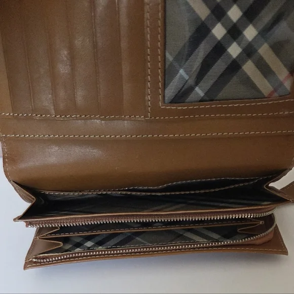 Burberry Tan Leather Wallet - Picture 8 of 16